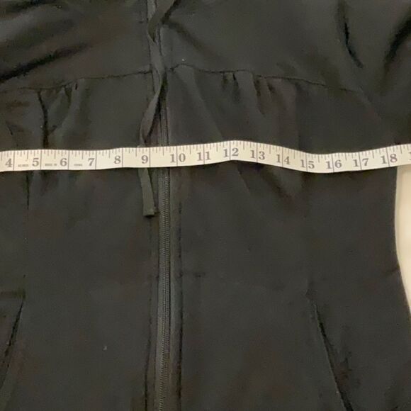 Alo yoga Sherpa lining hoodie size small - Picture 5 of 10